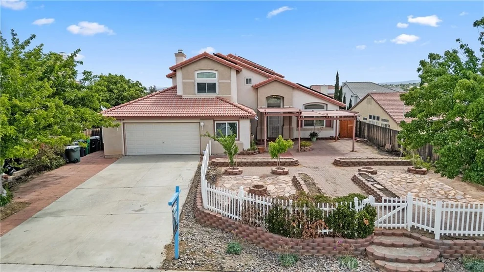 Unit for sale at 36436 Nickel, Palmdale, CA 93550
