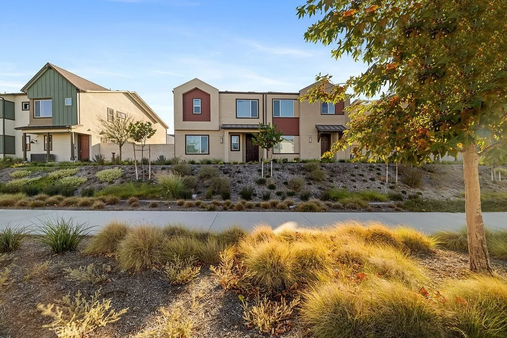 Unit for sale at 27636 Symphony Place, Valencia, CA 91381