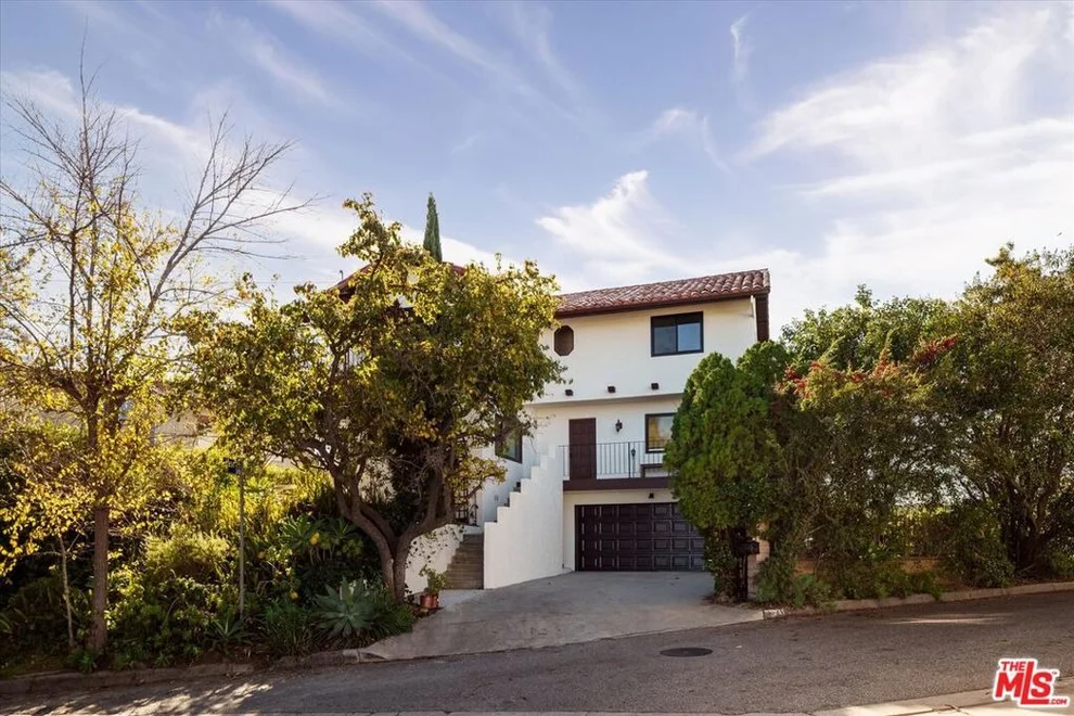 Unit for sale at 4249 Torreon Drive, Woodland Hills, CA 91364