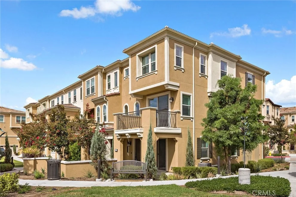 Unit for sale at 410 Coyote Pass, Lake Forest, CA 92610