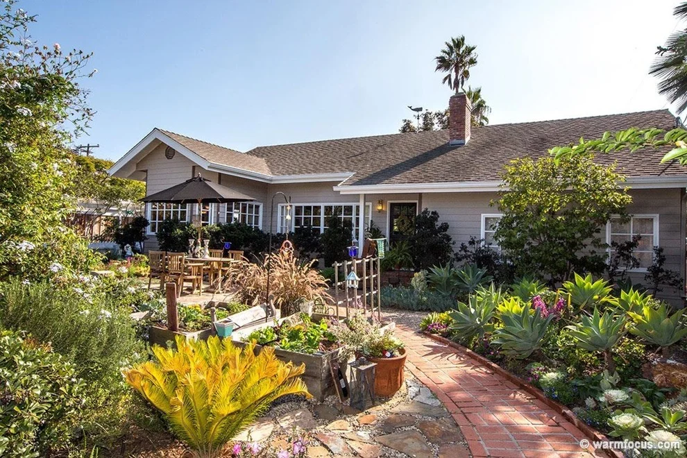 Unit for sale at 1675 Noma Lane, Encinitas, CA 92024