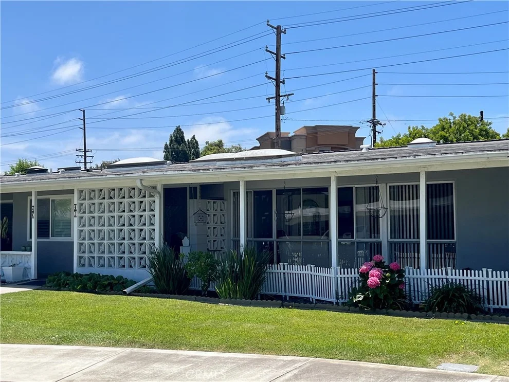 Unit for sale at 14001 Thunderbird Dr., M2-4J, Seal Beach, CA 90740
