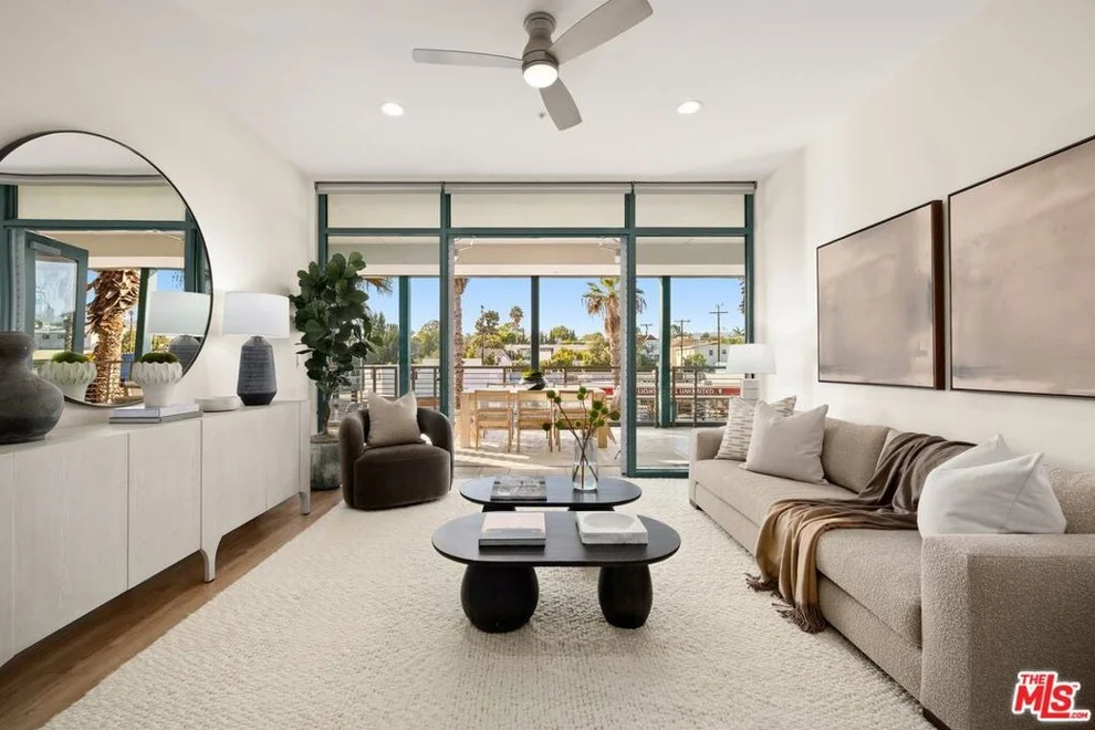 Unit for sale at 2300 Wilshire Blvd, Santa Monica, CA 90403