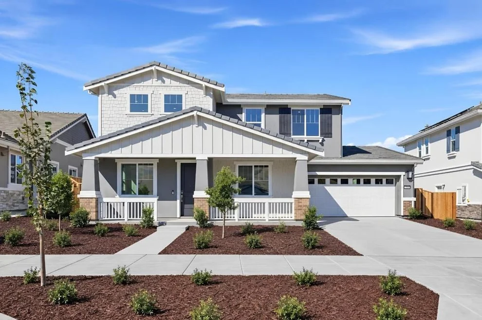 Unit for sale at 226 Golden Gate Lane, Vacaville, CA 95687