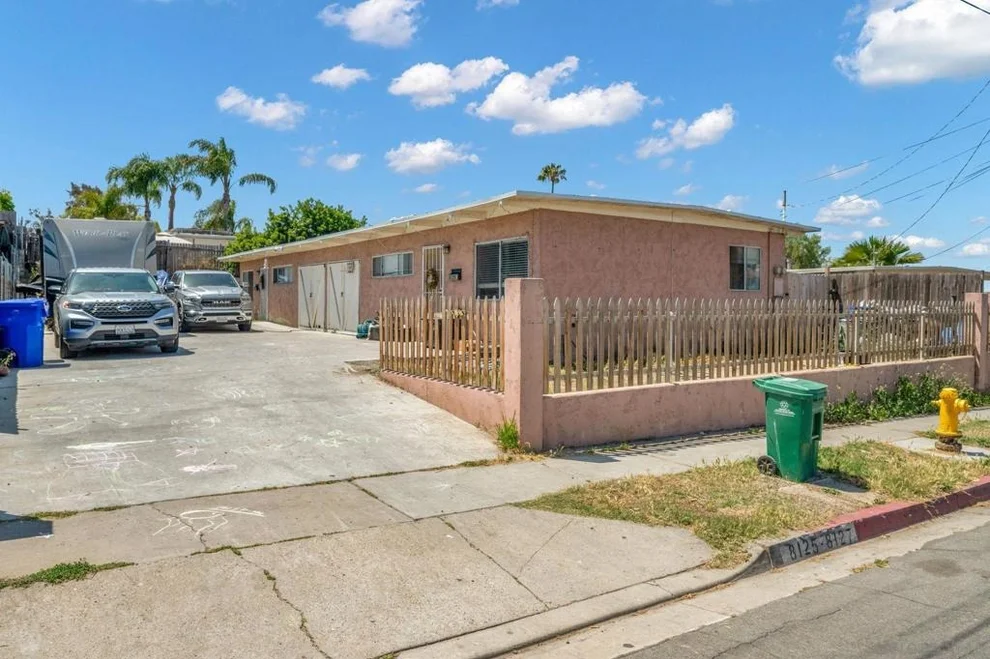 Unit for sale at 8125 27 Helm, San Diego, CA 92114