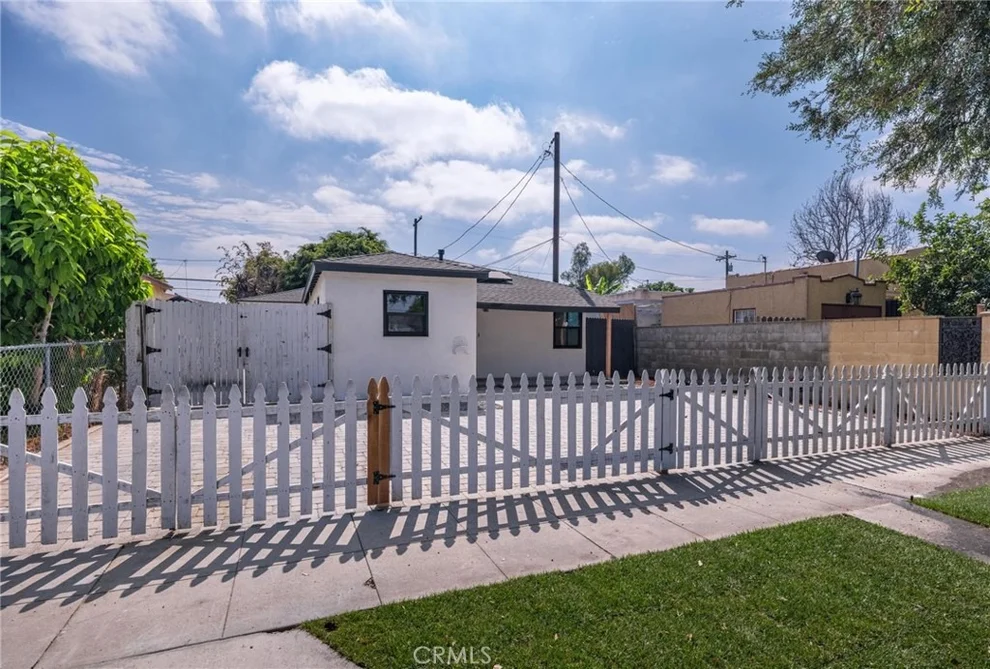 Unit for sale at 5910 Walnut Ave, Long Beach, CA 90805