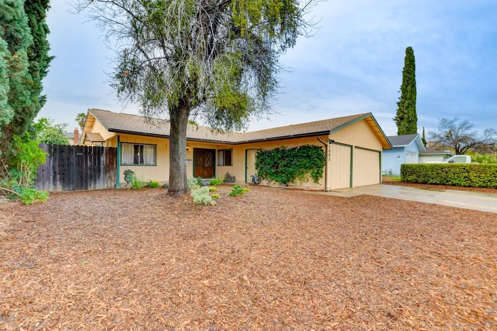 Unit for sale at 1085 Daisy St, Escondido, CA 92027