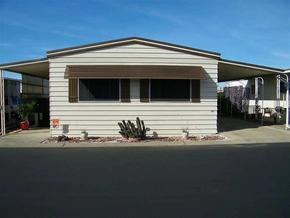 Unit for sale at 1506 Oak Dr, Vista, CA 92084