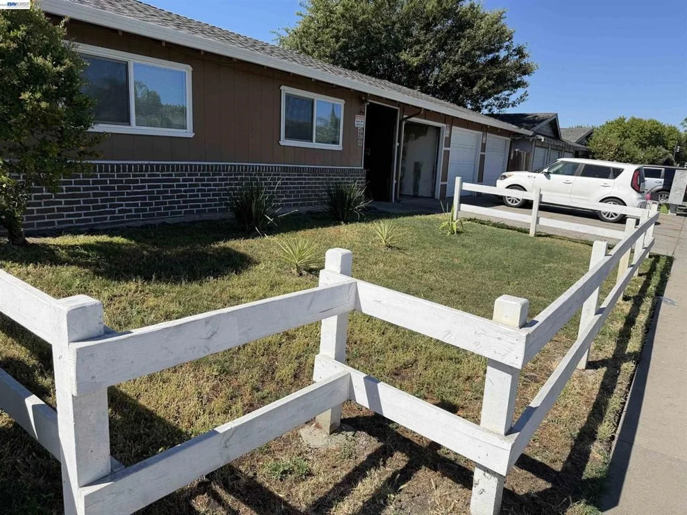 Unit for sale at 722 E Swain Rd, Stockton, CA 95207