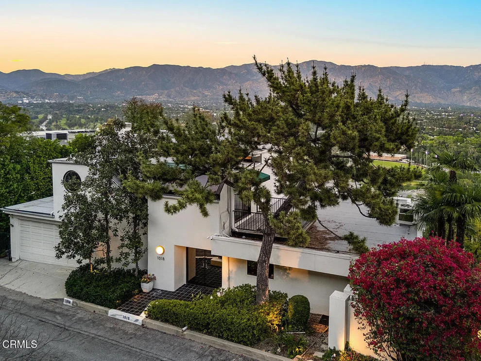 Unit for sale at 1018 Glen Oaks Boulevard, Pasadena, CA 91105