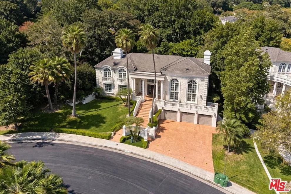 Unit for sale at 14132 Beresford Road, Beverly Hills, CA 90210