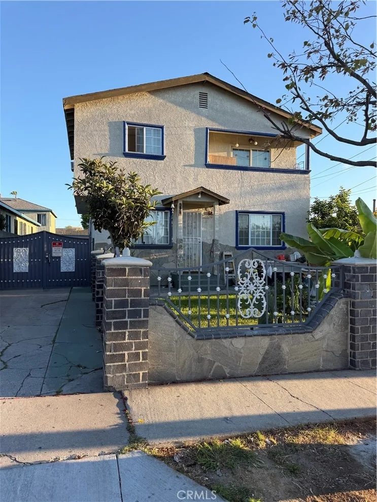 Unit for sale at 536 E 67th, Inglewood, CA 90302
