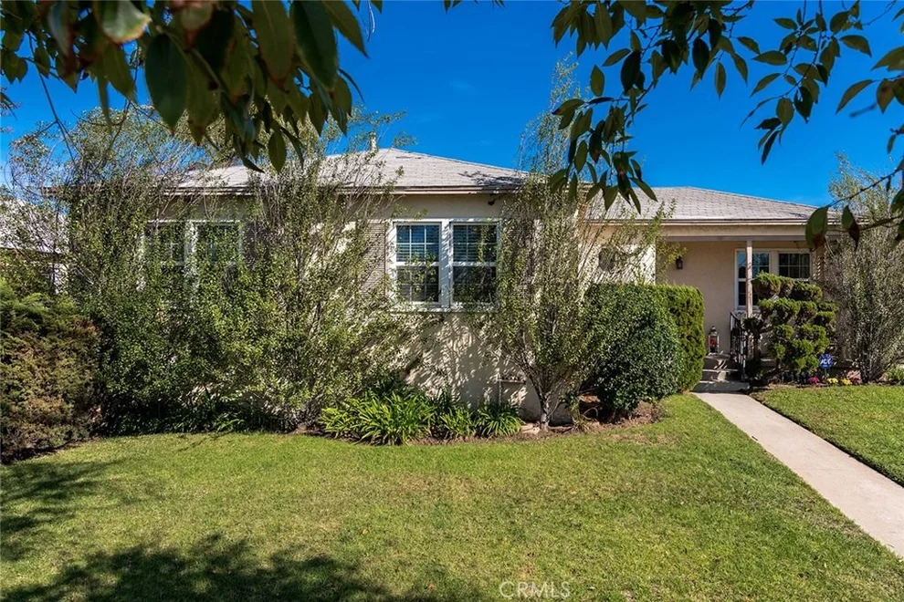 Unit for sale at 1150 Manzanita Lane, Manhattan Beach, CA 90266