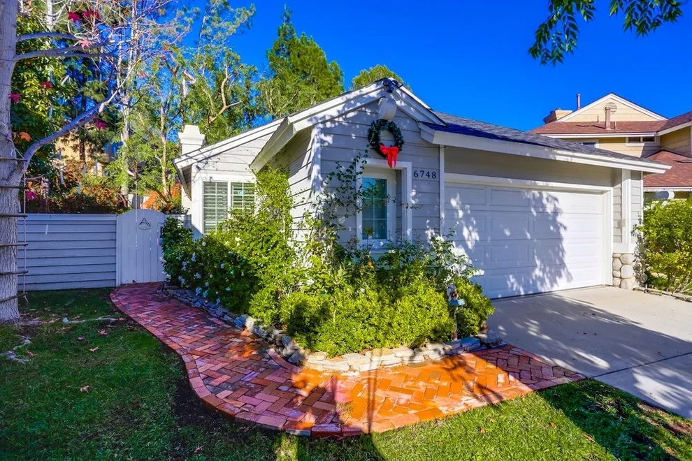 Unit for sale at 6748 Paseo Del Vista, Carlsbad, CA 92009