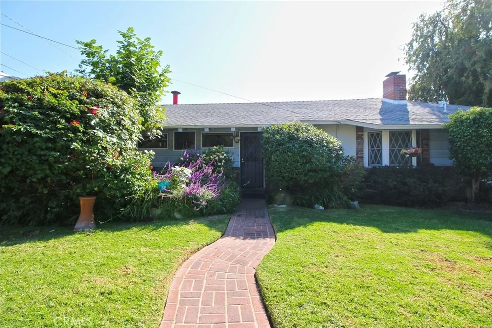 Unit for sale at 230 Poinsettia Avenue, Monrovia, CA 91016
