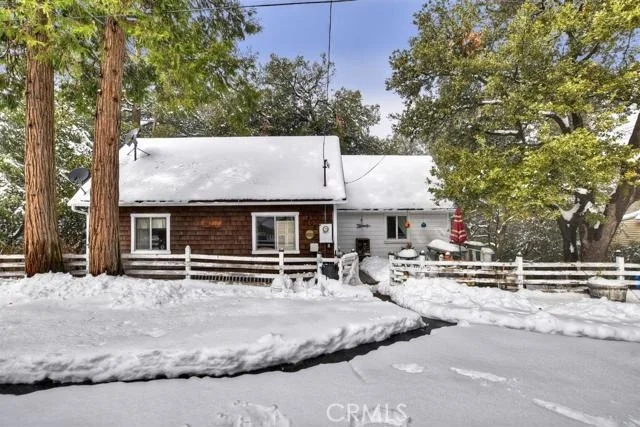 Unit for sale at 608 Ridge Place, Crestline, CA 92325