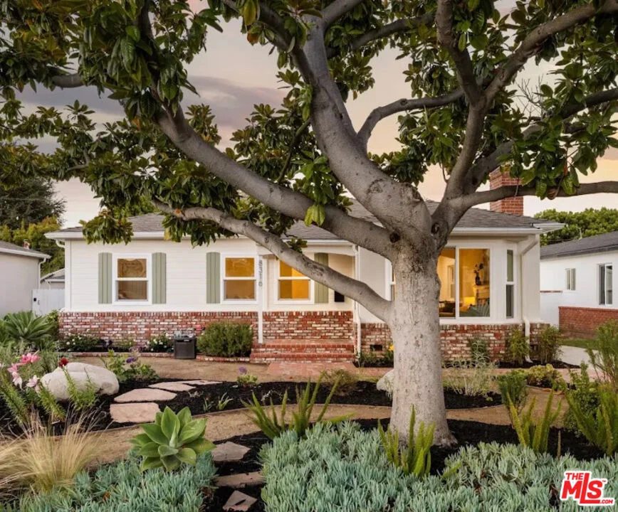 Unit for sale at 8316 Westlawn Avenue, Los Angeles, CA 90045