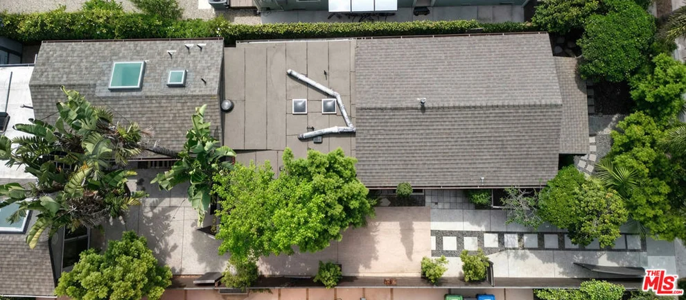 Unit for sale at 1014 Oakwood Avenue, Venice, CA 90291