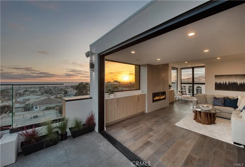 Unit for sale at 946 8th Street, Hermosa Beach, CA 90254