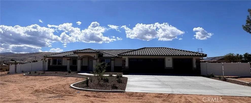 Unit for sale at 21317 Caribou Road, Apple Valley, CA 92308