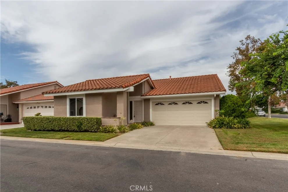 Unit for sale at 27735 Via Granados, Mission Viejo, CA 92692