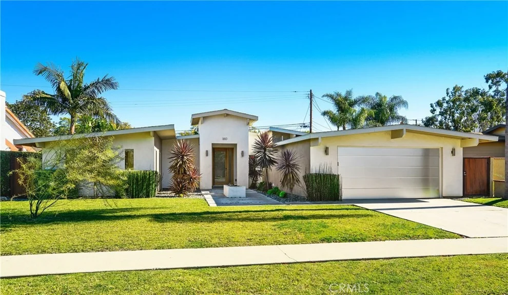 Unit for sale at 1810 N College Place, Long Beach, CA 90815