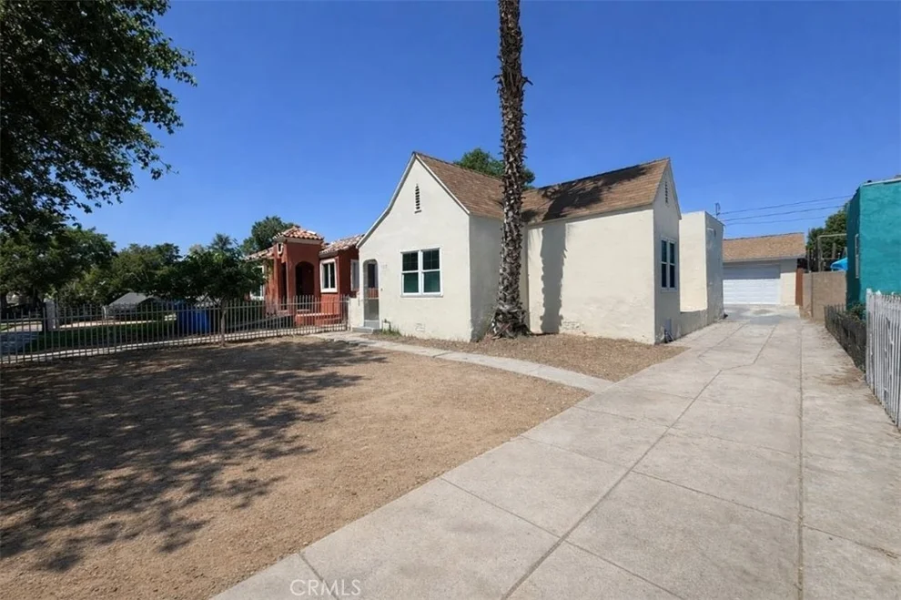 Unit for sale at 523 W 102nd Street, Los Angeles, CA 90044