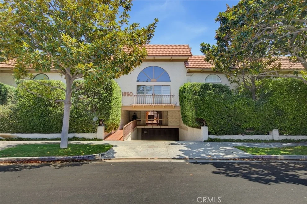 Unit for sale at 1850 Midvale Avenue, Los Angeles, CA 90025