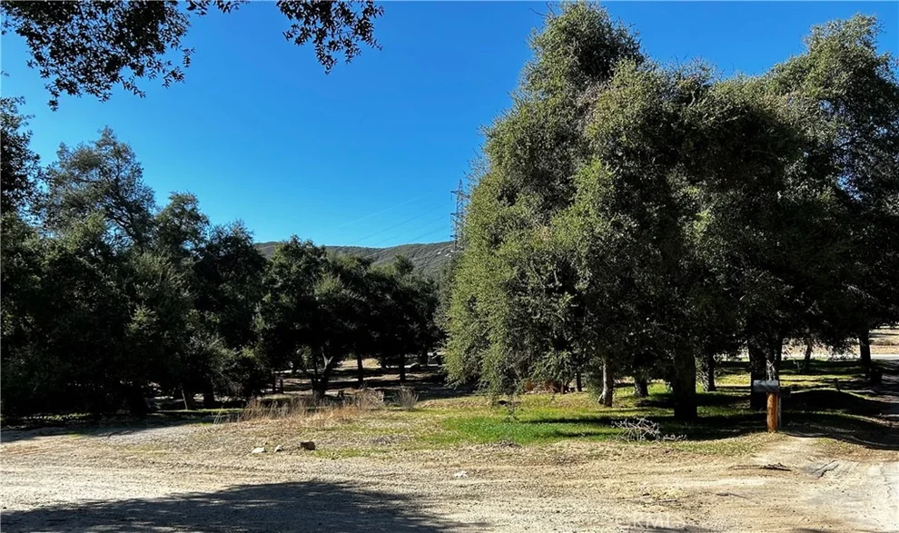 Unit for sale at 0 Calle El Clavelito/3227016011, Green Valley, CA 91390