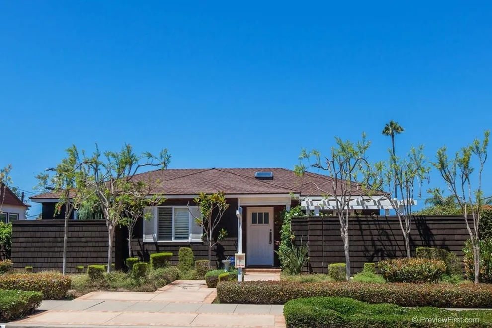 Unit for sale at 1122 Moana Drive, San Diego, CA 92107