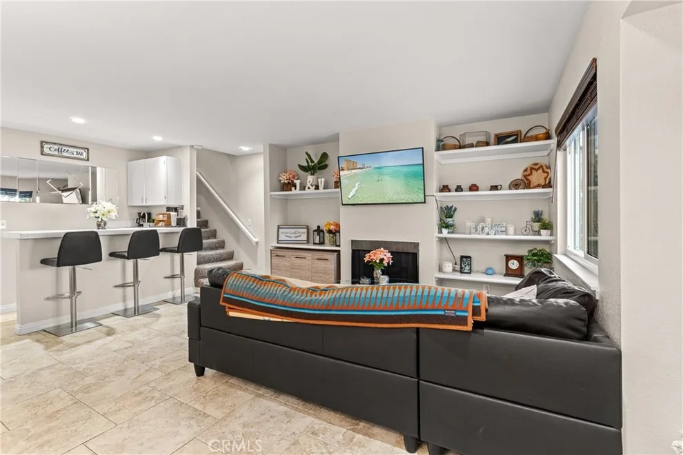 Unit for sale at 43481 30th W, Lancaster, CA 93536