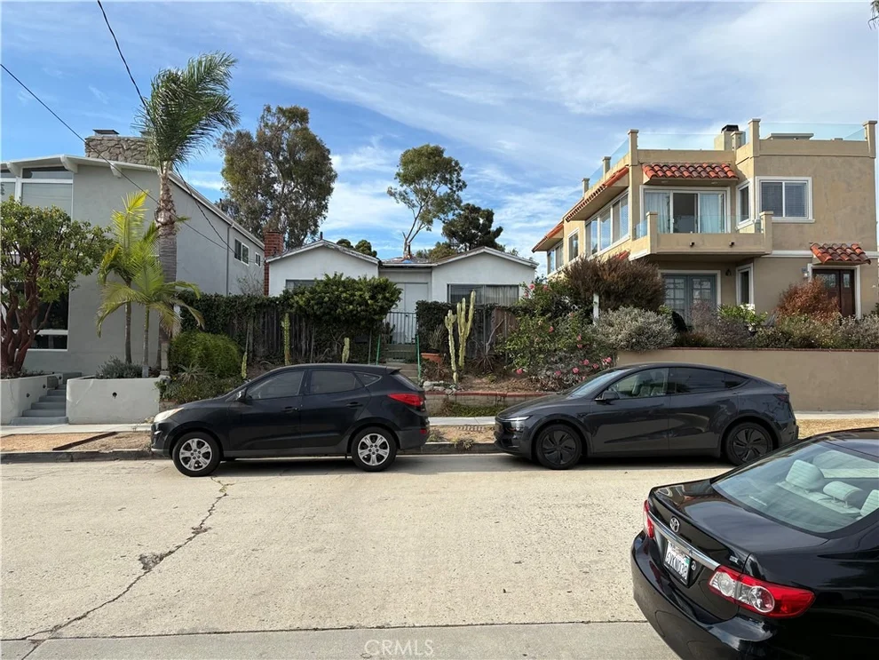 Unit for sale at 735 Longfellow Avenue, Hermosa Beach, CA 90254