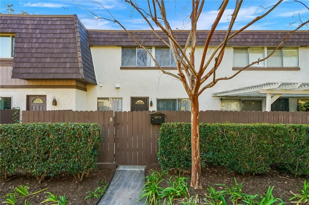 Unit for sale at 2829 E Jackson Avenue, Anaheim, CA 92806