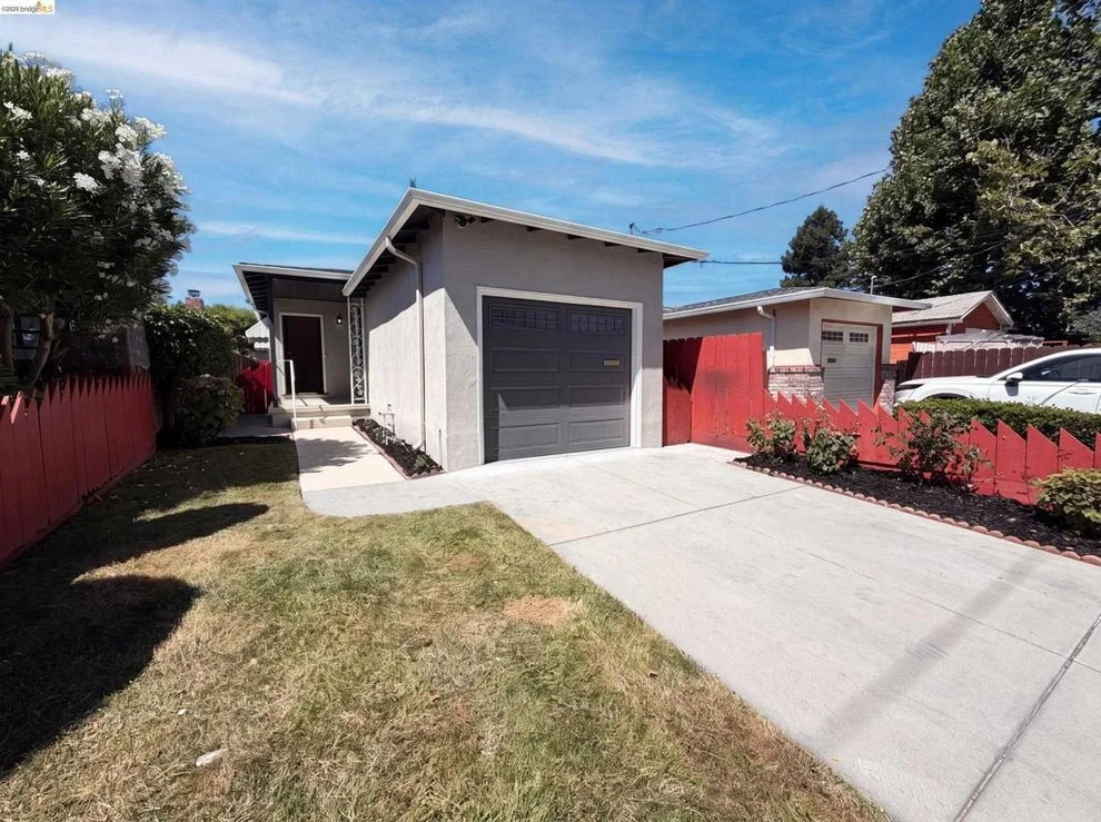 Unit for sale at 624 Sapphire St, Redwood City, CA 94061
