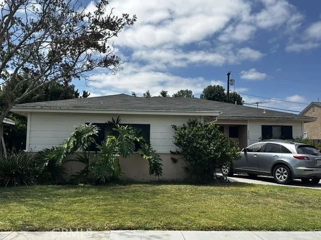 Unit for sale at 3650 E Poppy, Long Beach, CA 90805