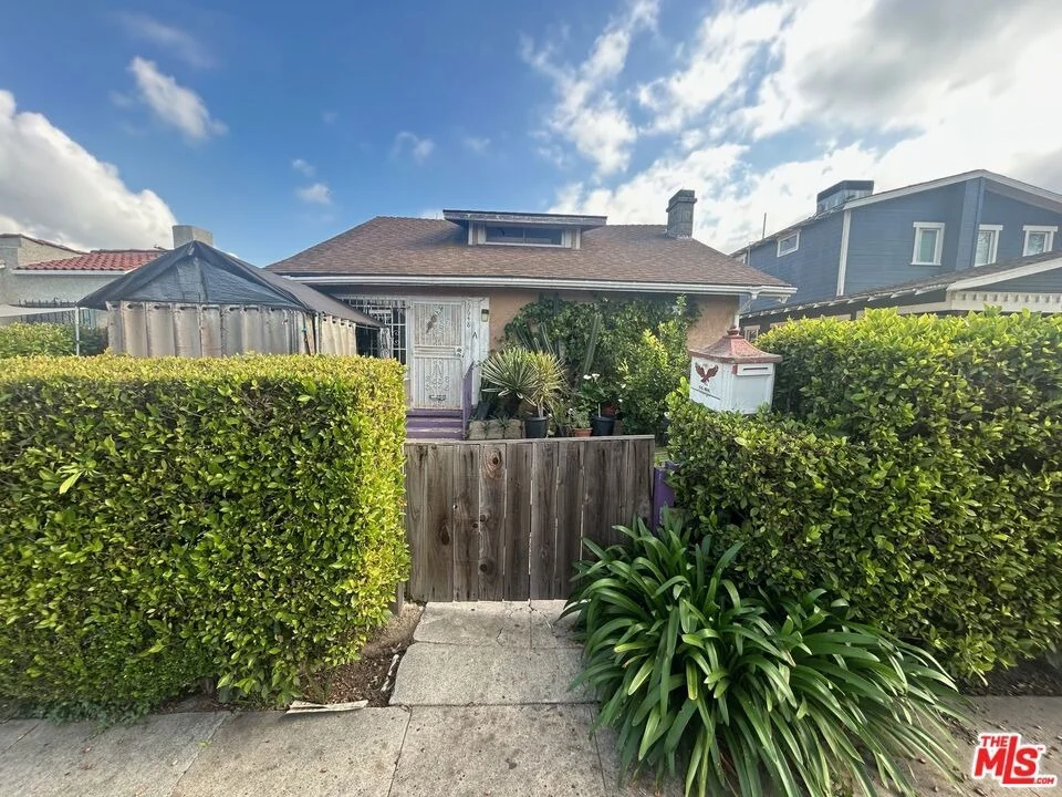 Unit for sale at 6648 8th Avenue, Los Angeles, CA 90043