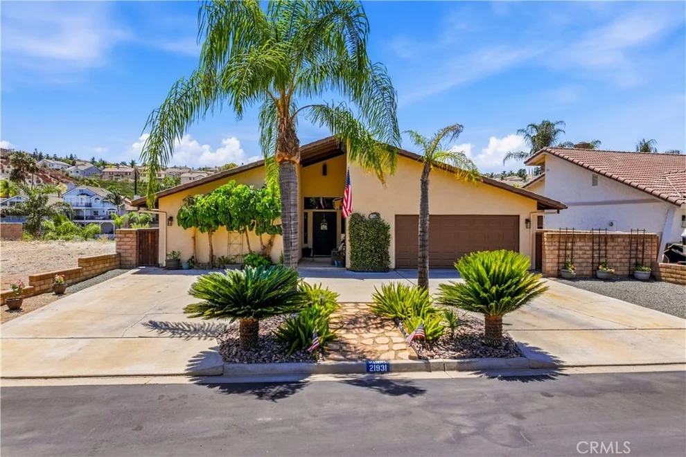 Unit for sale at 21931 Strawberry, Canyon Lake, CA 92587
