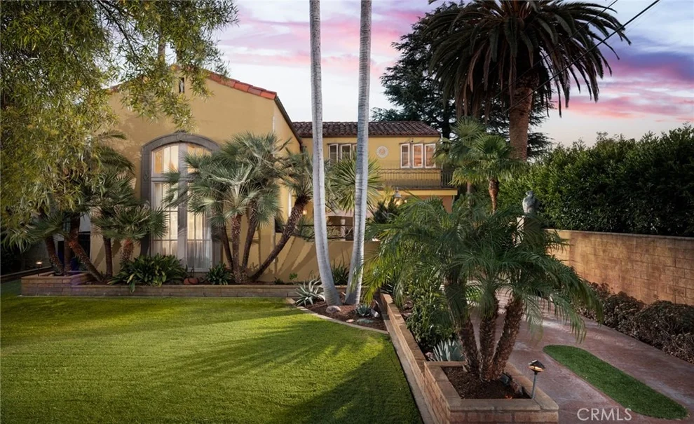 Unit for sale at 410 W 19th, Santa Ana, CA 92706