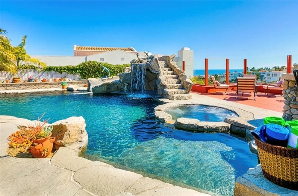 Unit for sale at 115 Via Ensueno, San Clemente, CA 92672