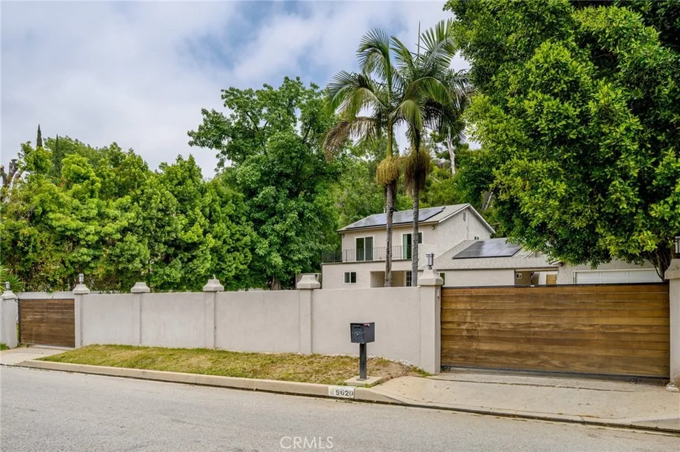 Unit for sale at 9620 Wheatland, Sunland, CA 91040