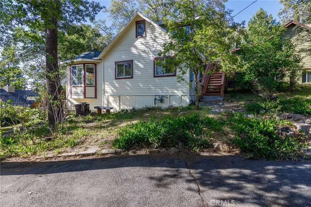 Unit for sale at 29288 Lake View, Cedar Glen, CA 92321