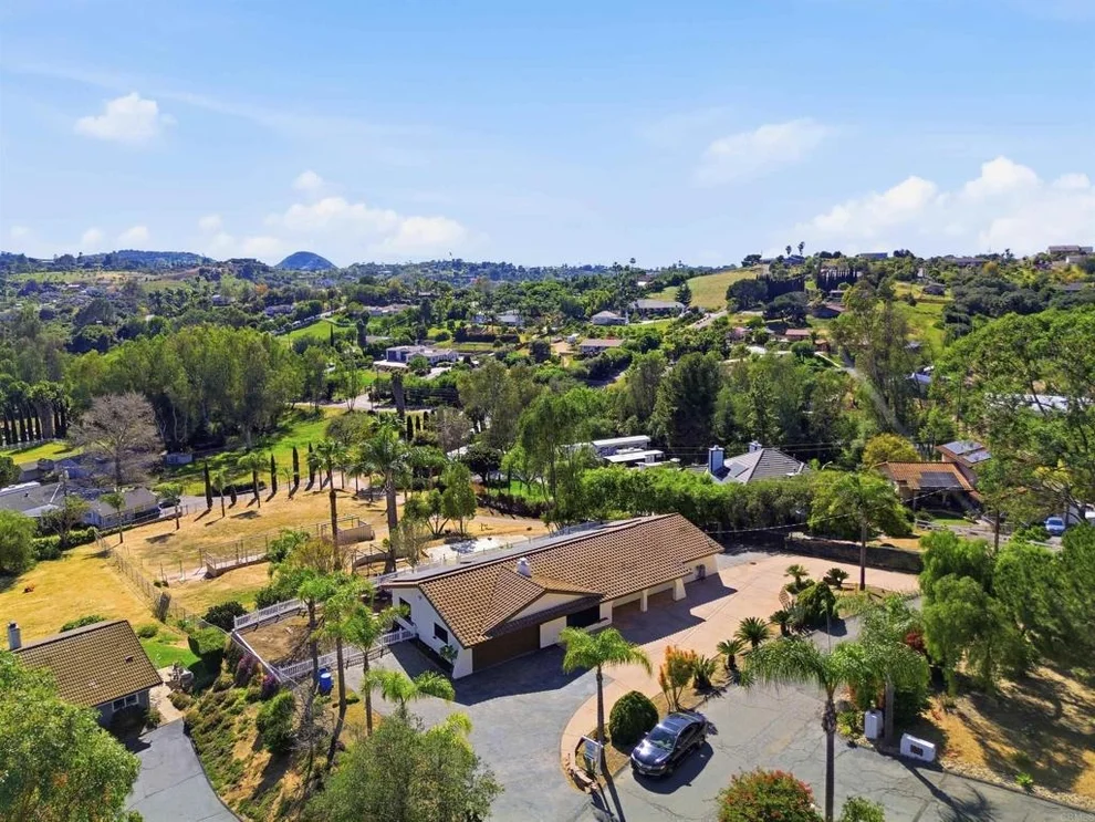 Unit for sale at 358 Spanish Spur, Fallbrook, CA 92028