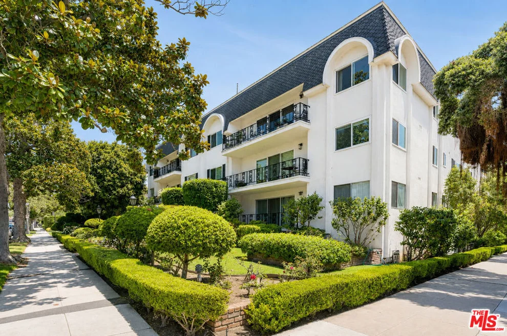 Unit for sale at 404 San Vicente Boulevard, Santa Monica, CA 90402