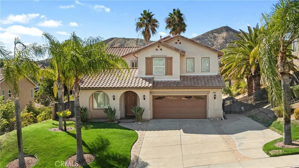 Unit for sale at 28345 Falcon Crest Drive, Canyon Country, CA 91351