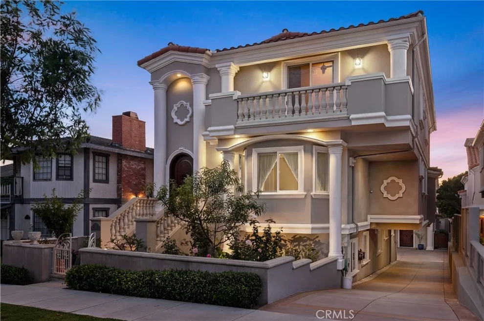 Unit for sale at 217 S Irena Avenue, Redondo Beach, CA 90277