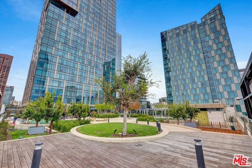 Unit for sale at 889 Francisco Street, Los Angeles, CA 90017