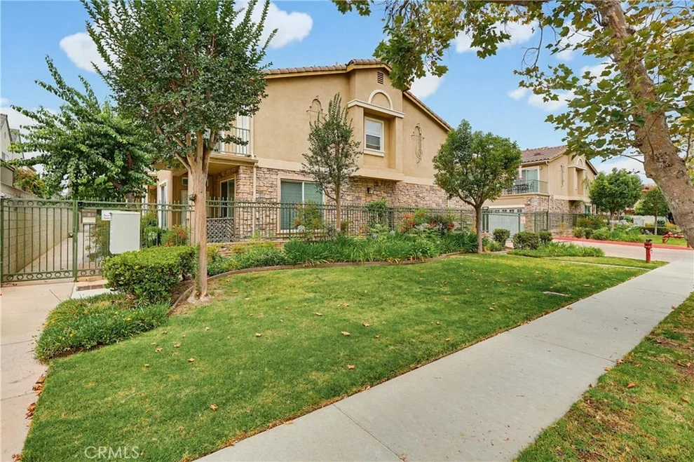 Unit for sale at 20809 Seine, Lakewood, CA 90715