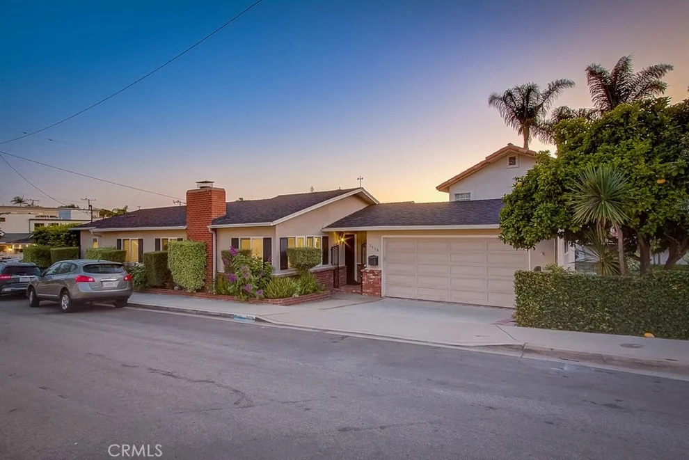 Unit for sale at 3619 N Poinsettia Avenue, Manhattan Beach, CA 90266