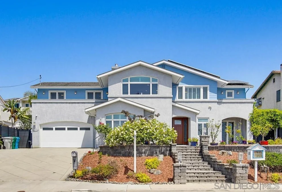 Unit for sale at 2025 Frankfort, San Diego, CA 92110