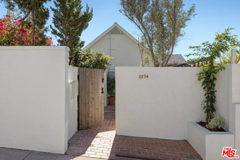 Unit for sale at 2274 Cove Avenue, Los Angeles, CA 90039
